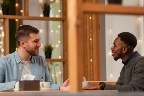 Aplicativos gratuitos conversar em inglês( Imagem: Freepik)