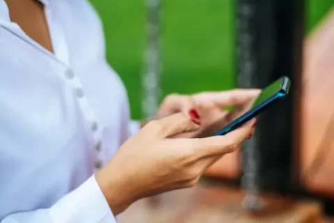 Como enviar imagem de bom-dia no WhatsApp? Confira os melhores apps ( Imagem: Freepik)