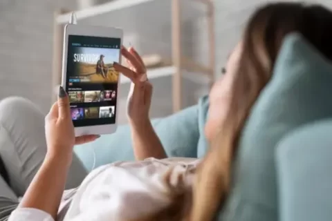 Como faço para assistir televisão no celular? Veja o melhor aplicativo ( Imagem: Freepik)